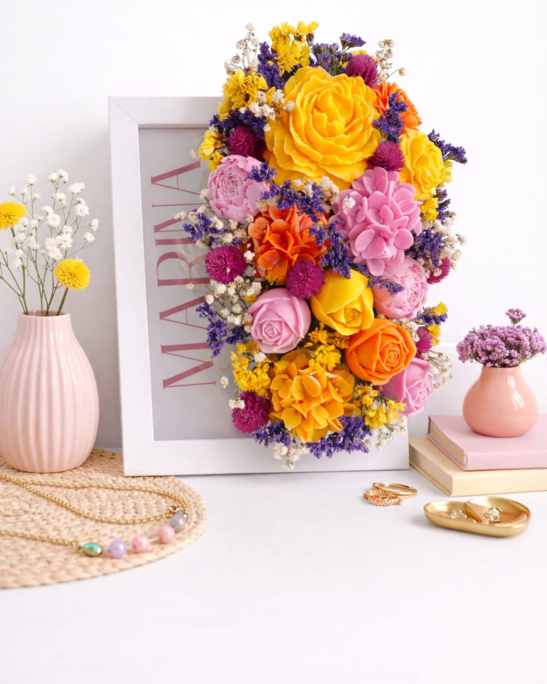 Flores de Cera em Molduras